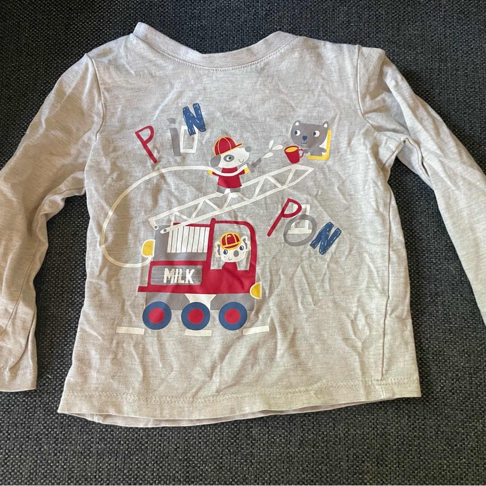 Fire Truck Long Sleeve Kids Shirt - Light Gray